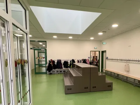 Neubau Vinhovenschule Besuch BM 04 2025 