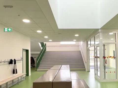 Neubau Vinhovenschule Besuch BM 04 2025 