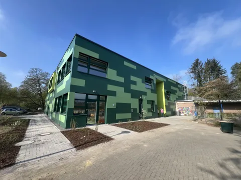 Neubau Vinhovenschule Besuch BM 04 2025 