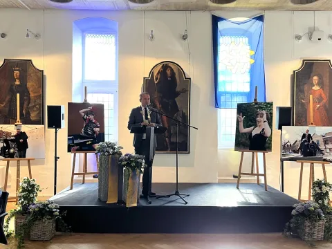 BM Pakusch bei Laudatio