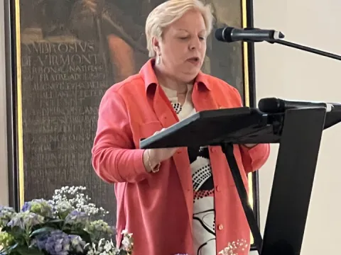 Bürgermeisterin aus Partnerstadt Linselles bei Rede für Josef Heyes