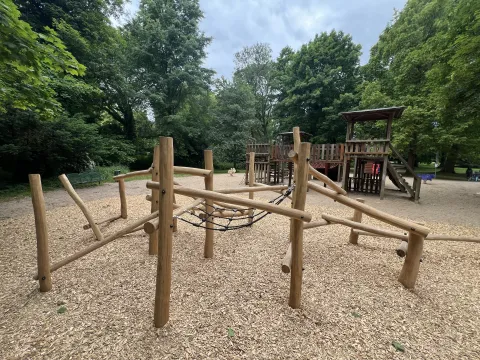 Kletterstruktur Schlosspark 06 2025 