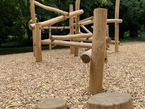 Kletterstruktur Schlosspark 06 2025 