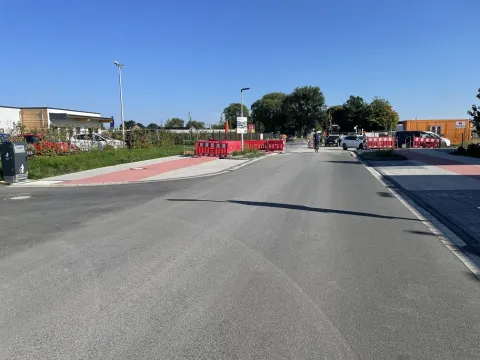 Bau Kreisverkehr L 382 Korschenbroicher Straße