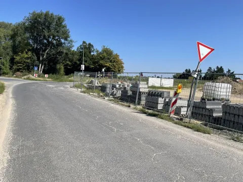Bau Kreisverkehr L 382 Korschenbroicher Straße
