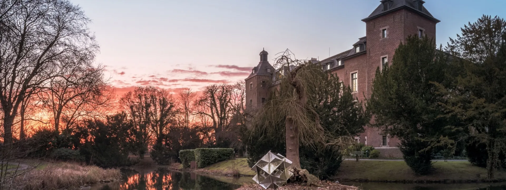 Schloss Neersen im Abendrot