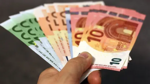 Geldscheine aufgefächert 