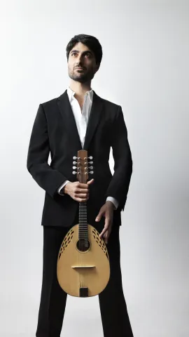 Mann mit Gitarre
