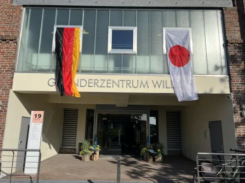 Gründerzentrum japanisch beflaggt