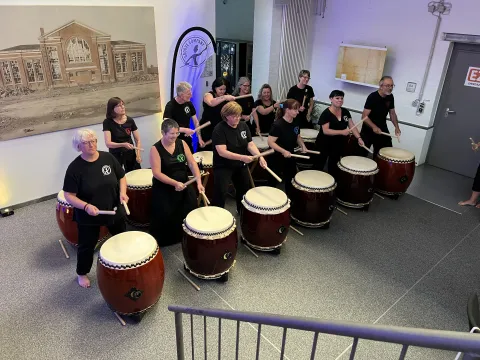 Taiko-Gruppe in Aktion 