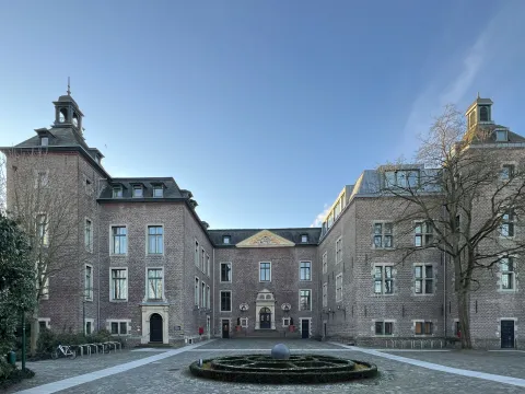 Schlossfront