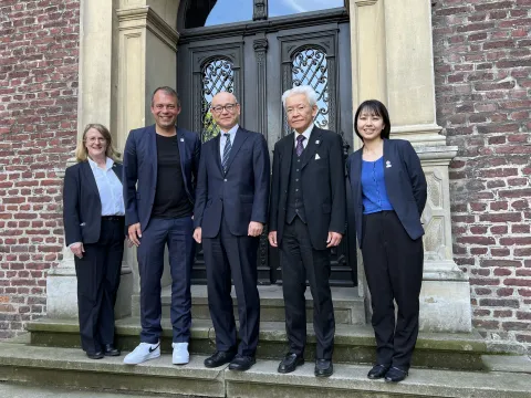 Gruppenbild Generalkonsul Tsunoda