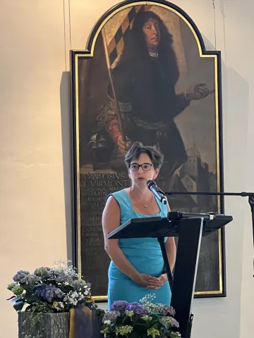 Andrea Kautny bei Dankesrede Ehrenplakette