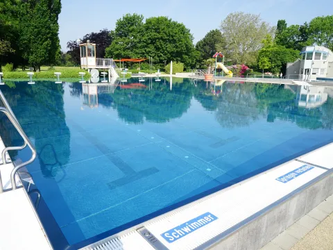 Außenbecken Schwimmbad De Bütt