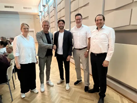 Markus Schöps mit Verwaltungsvorstand