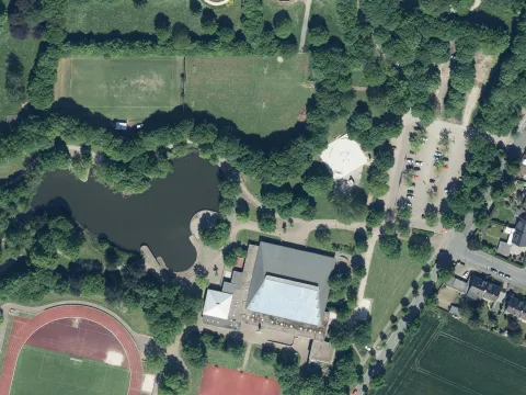 Luftbild Frantzenhalle und Parkplatz 