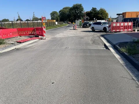 Bau Kreisverkehr L 382 Korschenbroicher Straße